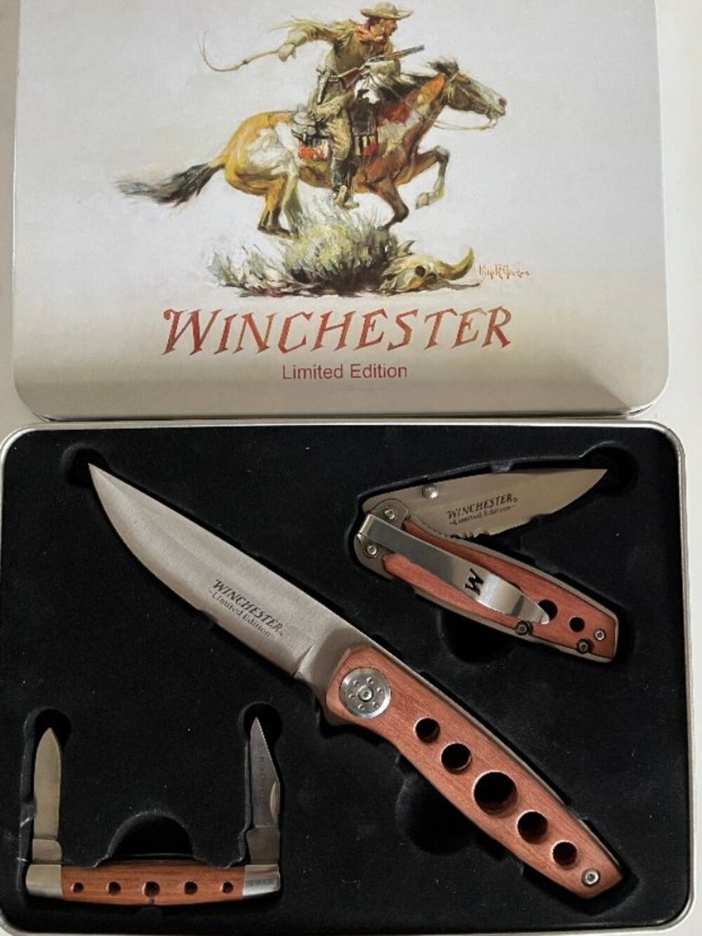 New Winchester Limited Edition 3 Knife Set in Tin Box